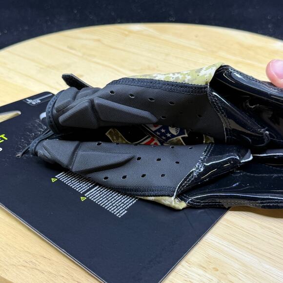 Nike Vapor Jet 6.0 NFL Salute To Service Black Camo Football Gloves Men's Large - Picture 5 of 6